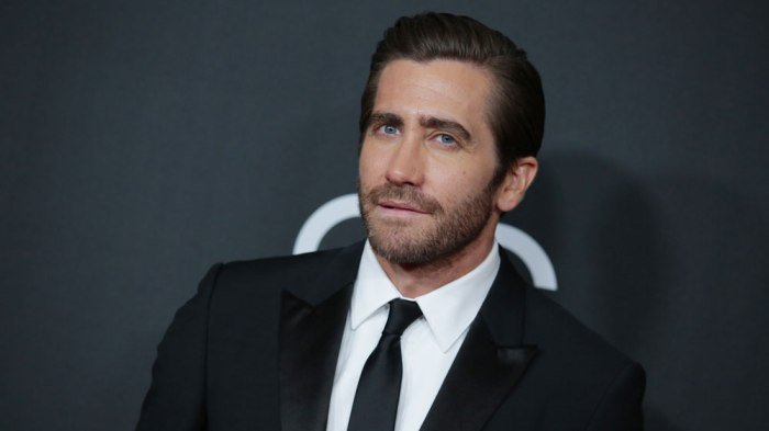 YogaArmy's tweet photo. Jake Gyllenhaal to Star in Remake of Denmark’s Oscar Entry ‘The Guilty’ (EXCLUSIVE) https://t.co/v8cOKYGDkv #News #BoldFilms https://t.co/zWcuEo21Hg