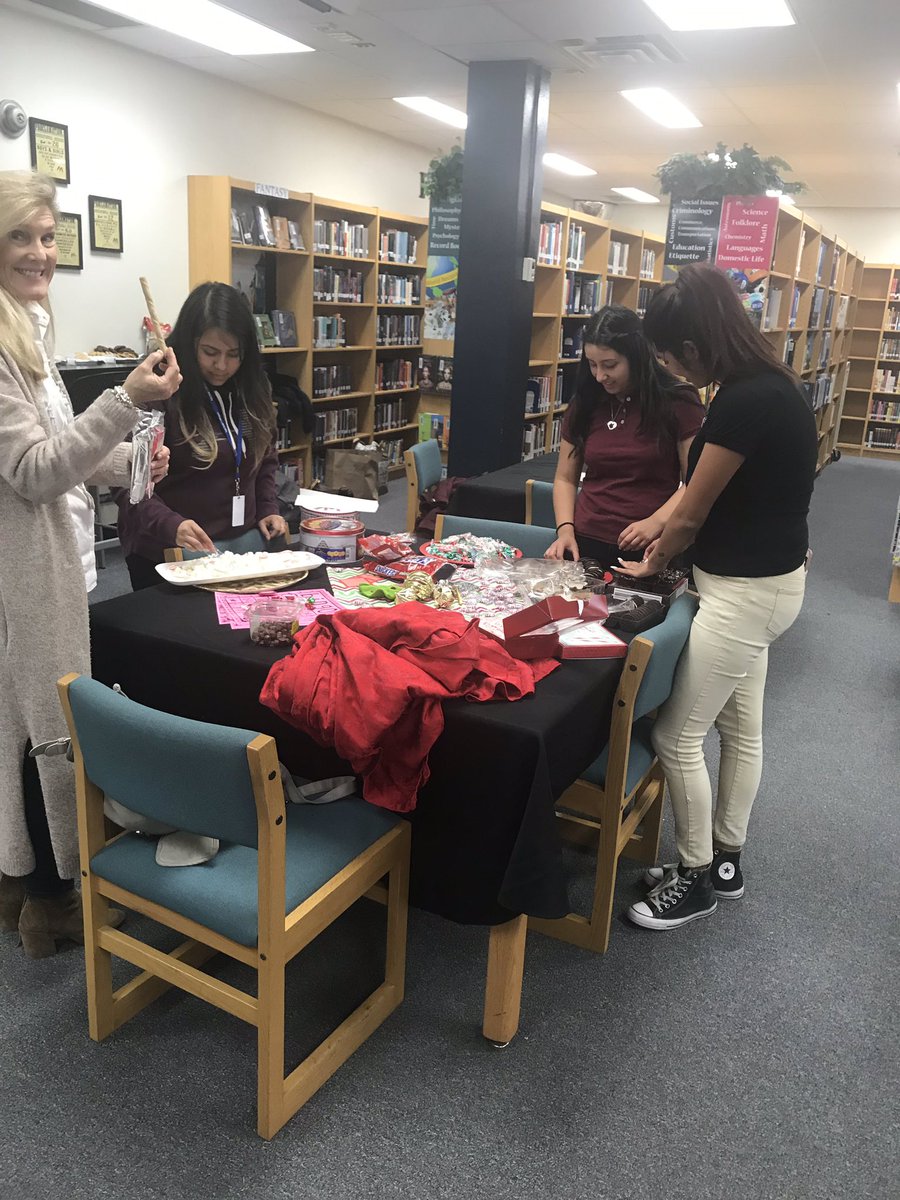they_lead's tweet photo. Had a blast at our Gourmet Hot Chocolate Bar at Modern Manners! What a great group of student leaders! #modernmanners #NorthSidePride #gourmethotchocolate #holidaybingo https://t.co/C8rMwyoIvu