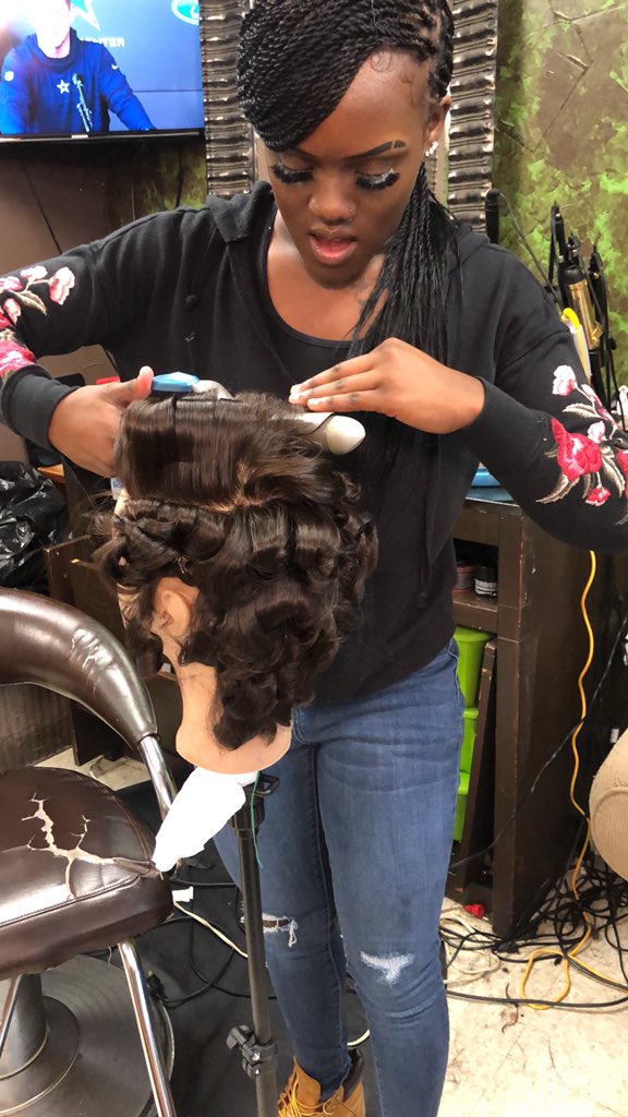 LILDonAIR's tweet photo. 2-a-day! #12DaysOfChristmas: Jasmyne becomes a hair stylist! Owner Danyel Thomas had her wash/style, and even cut a client’s hair! Mini series starts Thursday!! #GrindingInRealLife https://t.co/6kfEoCa0Pw