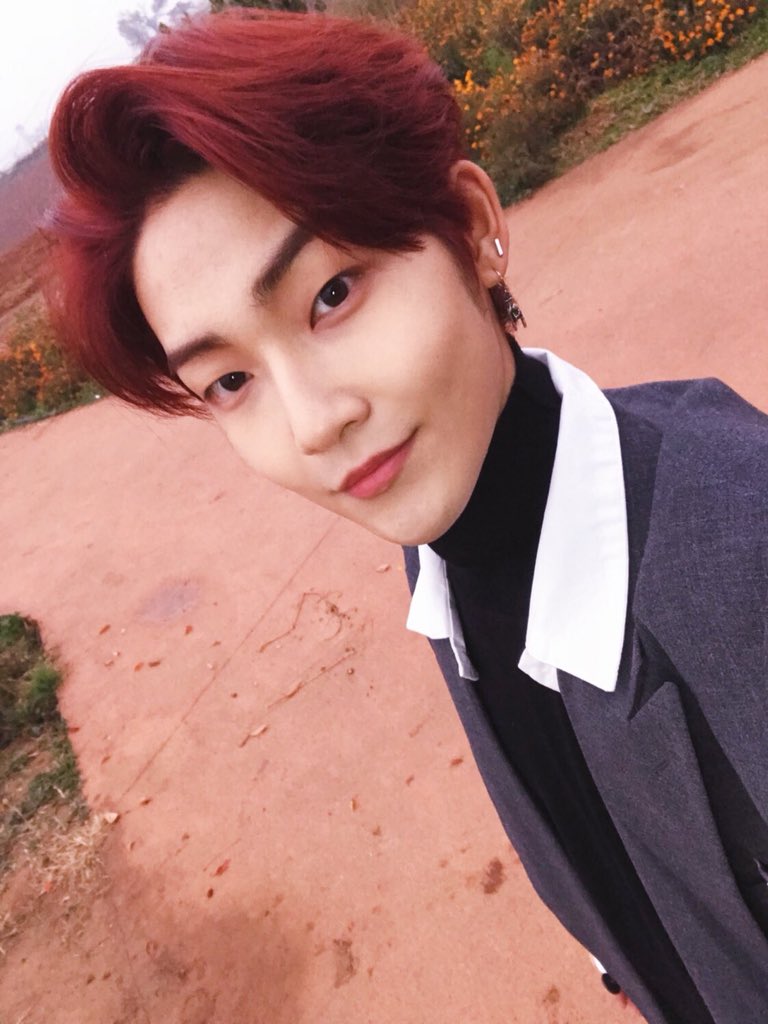 dodocwo's tweet image. hes feeling #hellacold but he keeps my heart #hellawarm good morning to me! 😜🤐