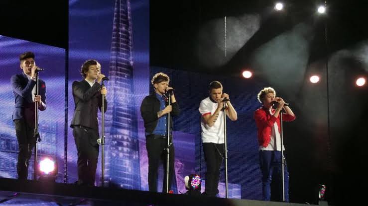 Dwimade08's tweet photo. #ComeBackOneDirection
Everyone miss you to comeback❤ https://t.co/BSQBeenkwU