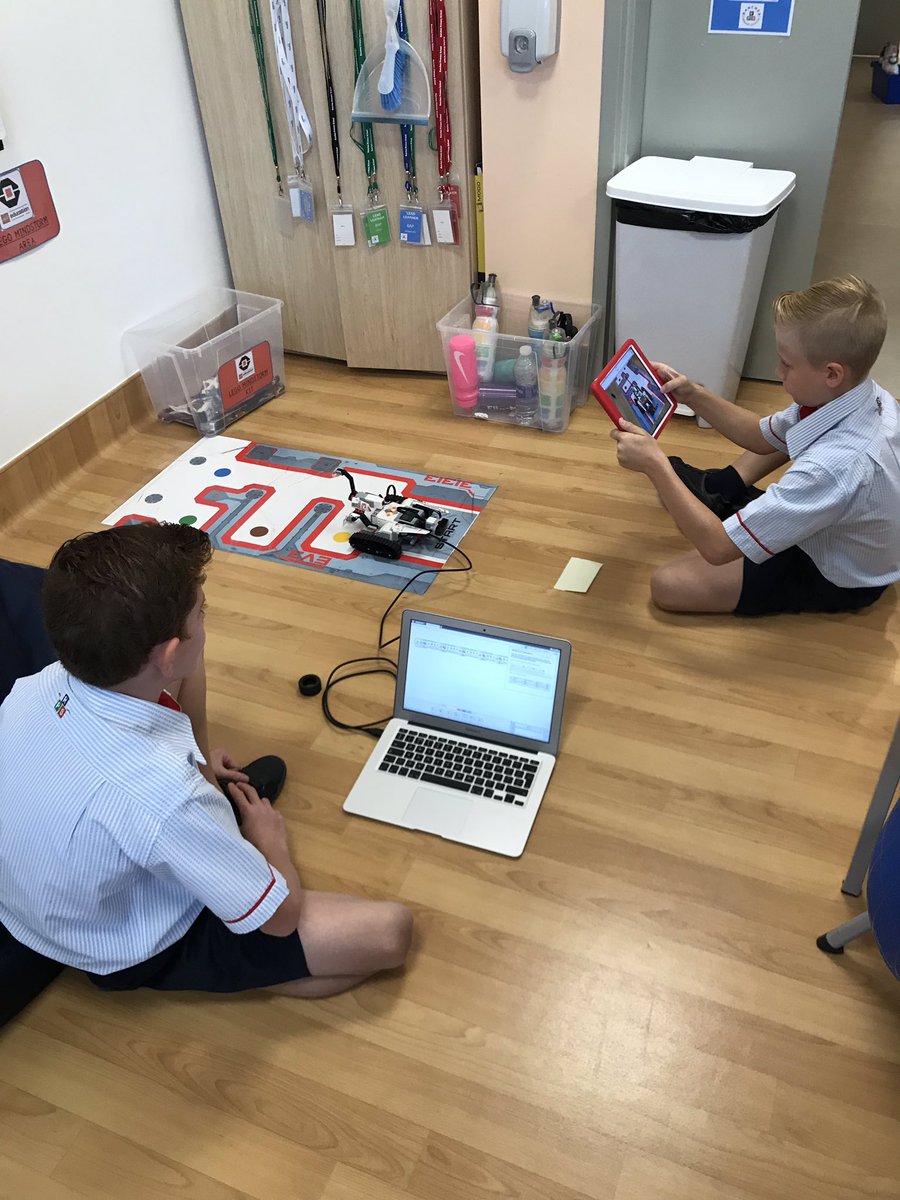 MrAndiPrice's tweet photo. Was set a challenge in Sept “Can you leave your classroom &amp; real in-depth learning continues?” #truefacilitator If there is any interest (likes) in how we have implemented #SOLE learning @RanchesPrimary I will write a blog in the New Year. Pls RT to gain insight. #PrimaryRocks https://t.co/c3WWUeYixS
