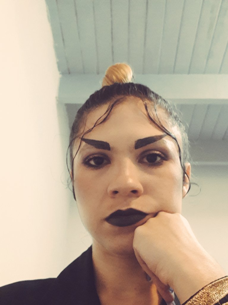 Yo mirando a los machinazis.
