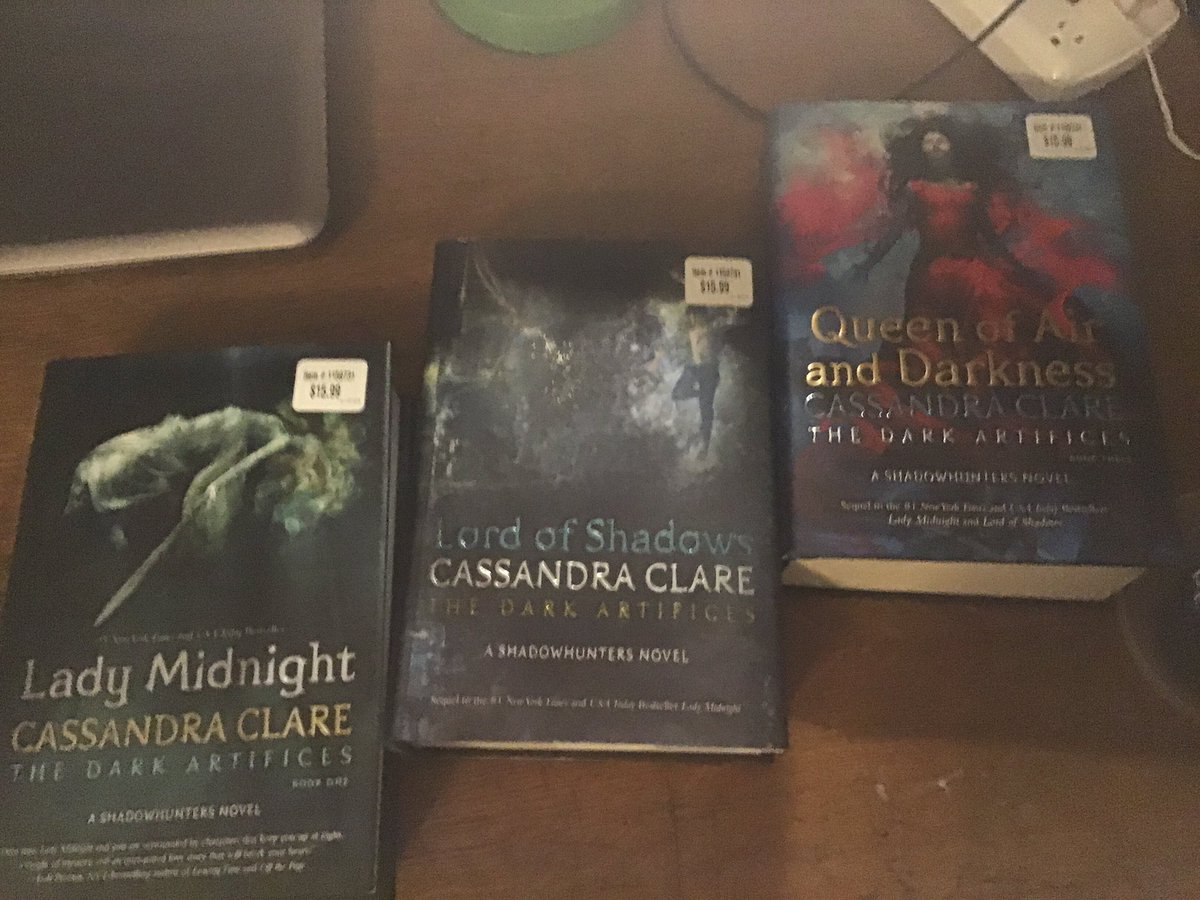 jenchaosreviews's tweet image. My book finds at Costco! $15.99 each, Lady Midnight, Lord of Shadows and Queen of Air and Darkness By Cassandra Clare!
Hardcovers and FORST EDITIONS!
@cassieclare, # Shadowhunters, #cassandraclarebooks, #firsteditionbooks, #booblogger, #books,#BloggerLoveShare ,#BookRecommendatio