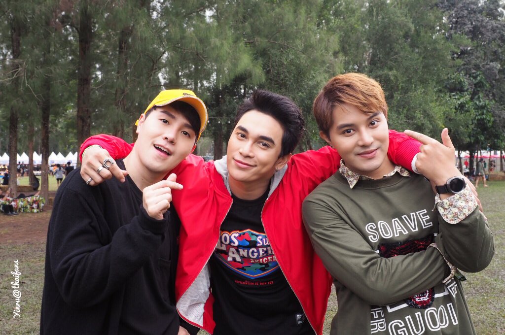yinru_thaifans's tweet photo. #KKongPoom #KKP at #BMMF9
#BigMountainMusicFestival (set 2)
@K_AF9 @KongkietTawong @Poom_AF11 
#เคก้องภูมิ #เคก้องพูม #GrandCompilation2018 #GRANDMUSIK https://t.co/2s0aEEdP62