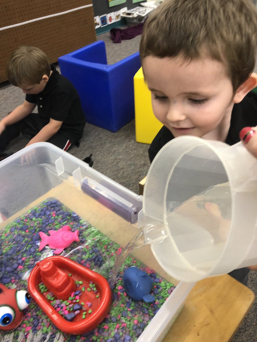 amsforjams's tweet photo. PreK ss built an aquarium, added water & played cooperatively! #IRESPreK #IRESthebest #vcsprek #cooperativelearning https://t.co/tgZ36T1RO4
