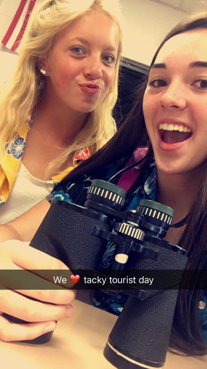 lgallagher__'s tweet photo. Happy birthday kayla!! I miss you tons, we gotta hang soon! I hope you’re having an awesome day 💜🎈🎉 https://t.co/mSjwX0SH5P