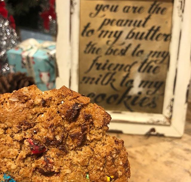 Schmackarys's tweet photo. How many cookies must one consume before it becomes consider problematic? 🧐🍪 #LimitDoesntExist 

(📸 via IG: theglutenfreetravelers) https://t.co/QswcWWDAOp