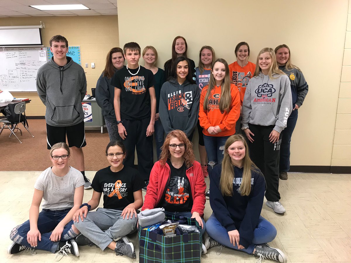 CHAPTER SHOWCASE!!
Ellis chapter is truly my favorite;) they show great leadership and they have the biggest hearts i’m proud to be apart of such an amazing group of leaders!!❤️
-Tessa