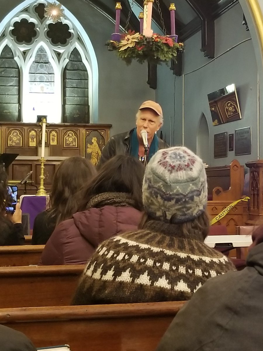 PrimedOutNYC's tweet image. .@liccoalition's Ernie Brooks: "What kind of future will Amazon offer? One where we sit behind a small screen, order our food, do our business, never speak to one another? Where we don't leave the house, support small businesses? This isn't the NYC we want." #SayNoToAmazon