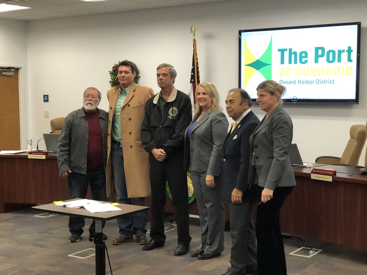 BBKRubenDuran's tweet image. #FullHouse present to applaud #ProjectLaborAgreement ensuring #LocalJobs, programs for #ReturningVets #HelmetsToHardHats #TheyMakeCargoMove