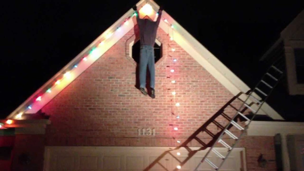 blueowlinspects's tweet photo. If you're planning on hanging lights or decorations this month make sure to check out our ladder safety tips.  #safety #vancouver  https://t.co/ZDpX8KxUgB https://t.co/YWfR1MWlzR
