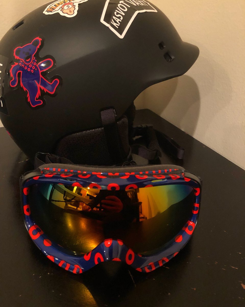 phunkyourface's tweet photo. Fishman Donut Ski Goggles available on our website! https://t.co/ZnYuNUvvvN #phunkyourface #phish #fishmaneverything https://t.co/DtNScvLi3I