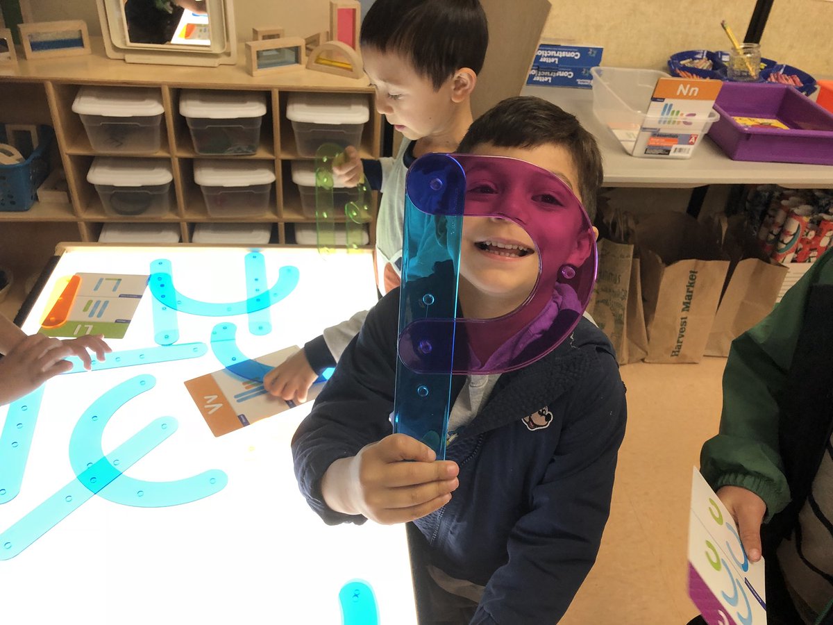 ryan_kurada's tweet image. Kindergartners were introduced to a new #lighttable activity, letter and number construction using curves and lines.