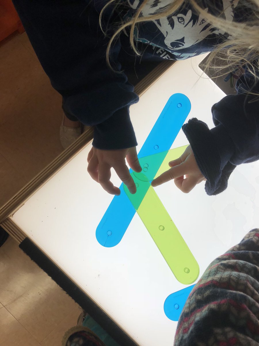 ryan_kurada's tweet image. Kindergartners were introduced to a new #lighttable activity, letter and number construction using curves and lines.