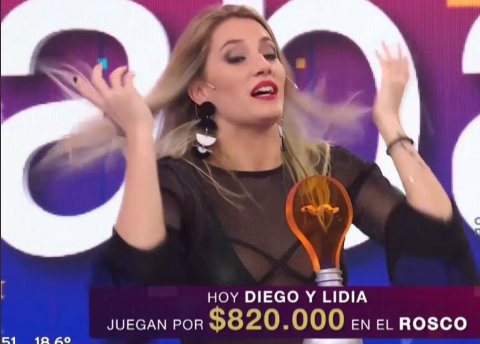 turreoedit's tweet photo. Mica: "Yo te puedo atender a vos y a cuatro Flor Peña más"

#ChachaPopConMicaYNacho https://t.co/eIajctK4II