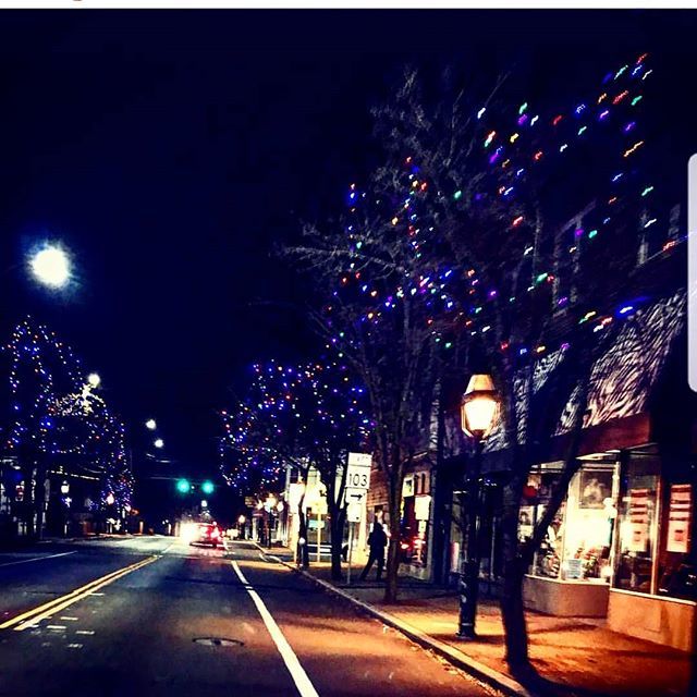DiscoverWarren's tweet photo. Holiday magic reposted from @mimikay1119 #WarrenWonderland #discoverwarren #mainstreetusa https://t.co/PCWzye7vZy