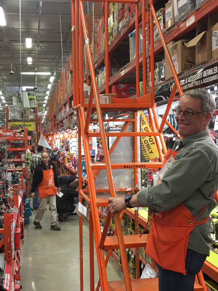 KristaMckinstry's tweet photo. #TheRealSouthPhilly #Instockchallenge #focusclass the team digging in to replenish after driving huge $$$ out of portable power last week! ππ»ππ»ππ» @Roseann74 @dennison_bryan @Lorrainbutler @PaulDeveno @watlock5 @okello4101 @NicolasColodiy @Macman912 @Craze0203 https://t.co/ccvdRs6YXs