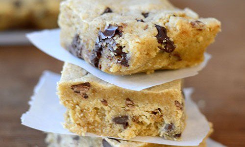 Recipleaser's tweet photo. Vanilla Peanut Butter Chocolate Chip Cookie Bars by Peter at @FeedYourSoul2 #Recipleaser #FeedYourSoul2 #vanilla #peanutbutter #dessert #recipe https://t.co/qv8usiBu6K https://t.co/LHIfHhK0Q6