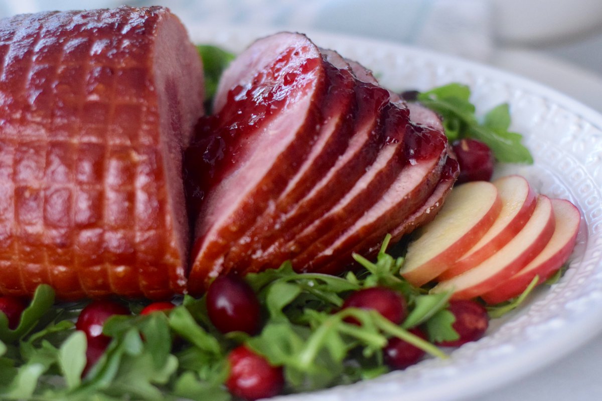 SpoonsStilettos's tweet photo. #ad Impress your guests this holiday with this easy Cranberry Glazed Hatfield® Uncured Ham Recipe! Made with the best @HatfieldMeats Uncured Ham. https://t.co/zO2sp7FYV9 #HolidaysWithHatfield #simplyHatfield #CollectiveBias #bostonfoodblogger https://t.co/Fka5XgUgS4