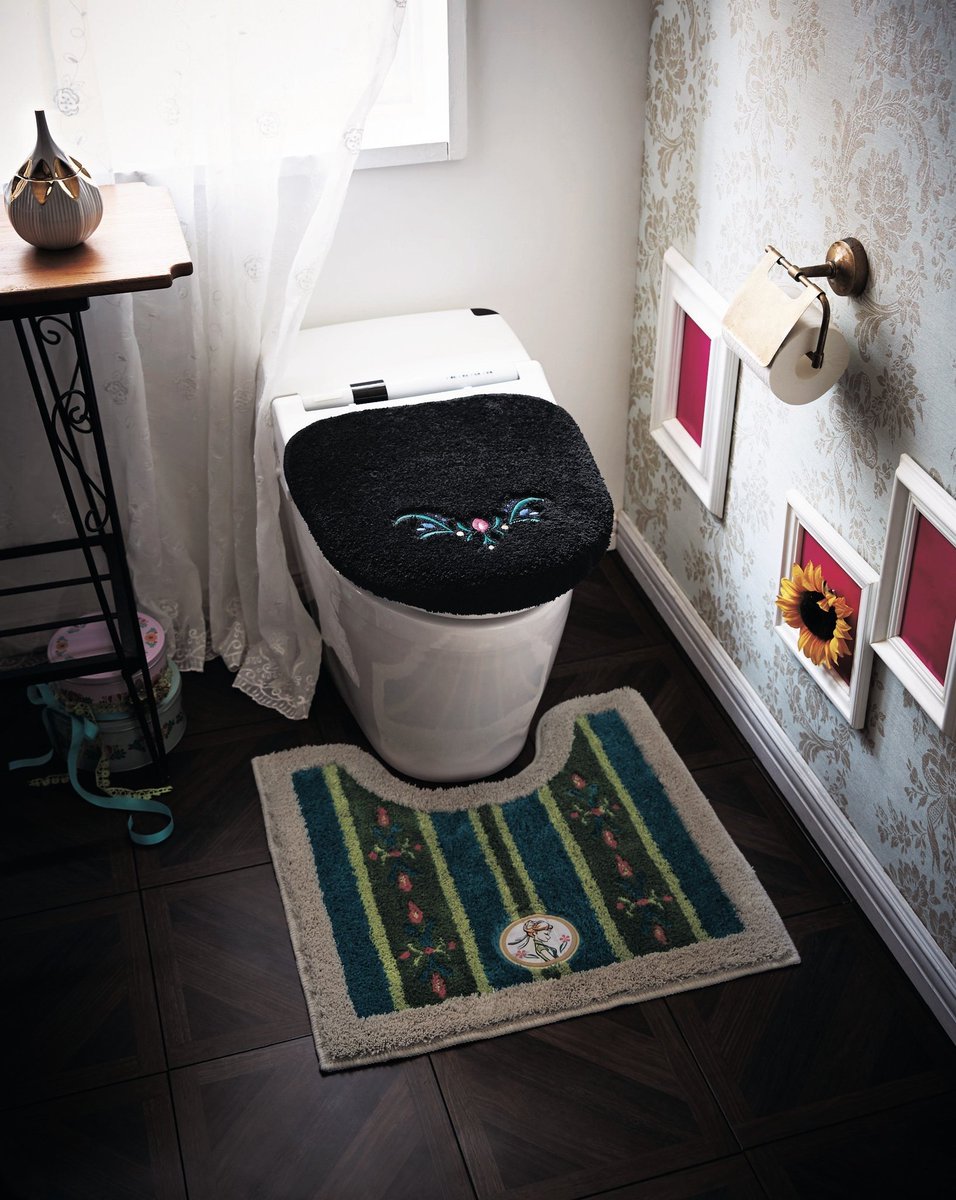 Shopdisneyjp U Tvitteri トイレが可愛くエレガントな空間に一新 アナが戴冠式で着たドレスをイメージしたトイレマット フタカバーセットが登場 フタカバーの刺繍とマットの金刺繍で縁取った アナ のアップリケがポイント T Co Nzprs6l9lb ベルメゾン