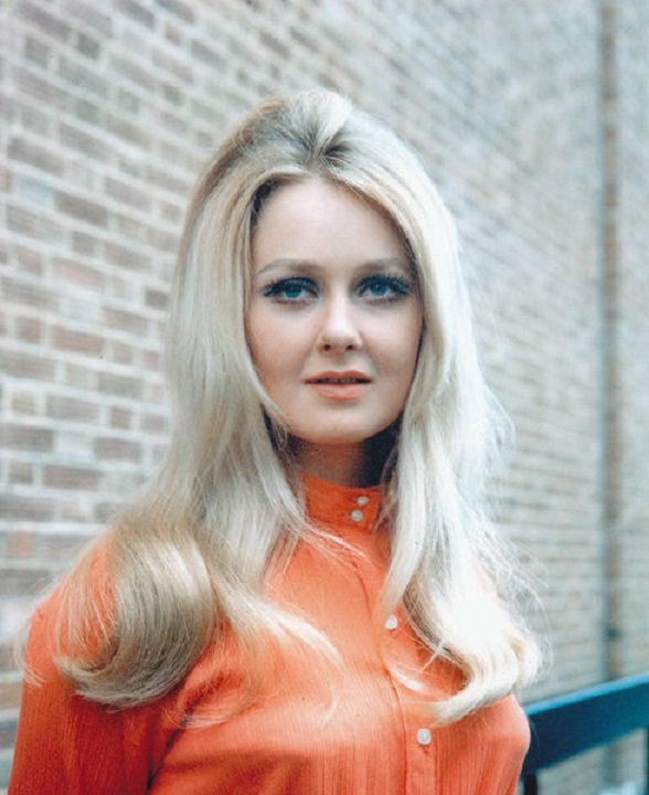 Happy Birthday Anna Carteret, born this day in 1942. 