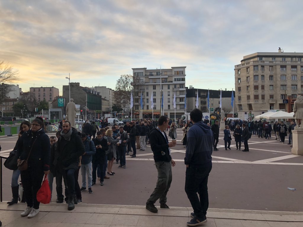 gssor's tweet image. .@APIdaysGlobal Paris is sold out! And there’s a huge line out the door! #APIDays #TheNewAPIStack