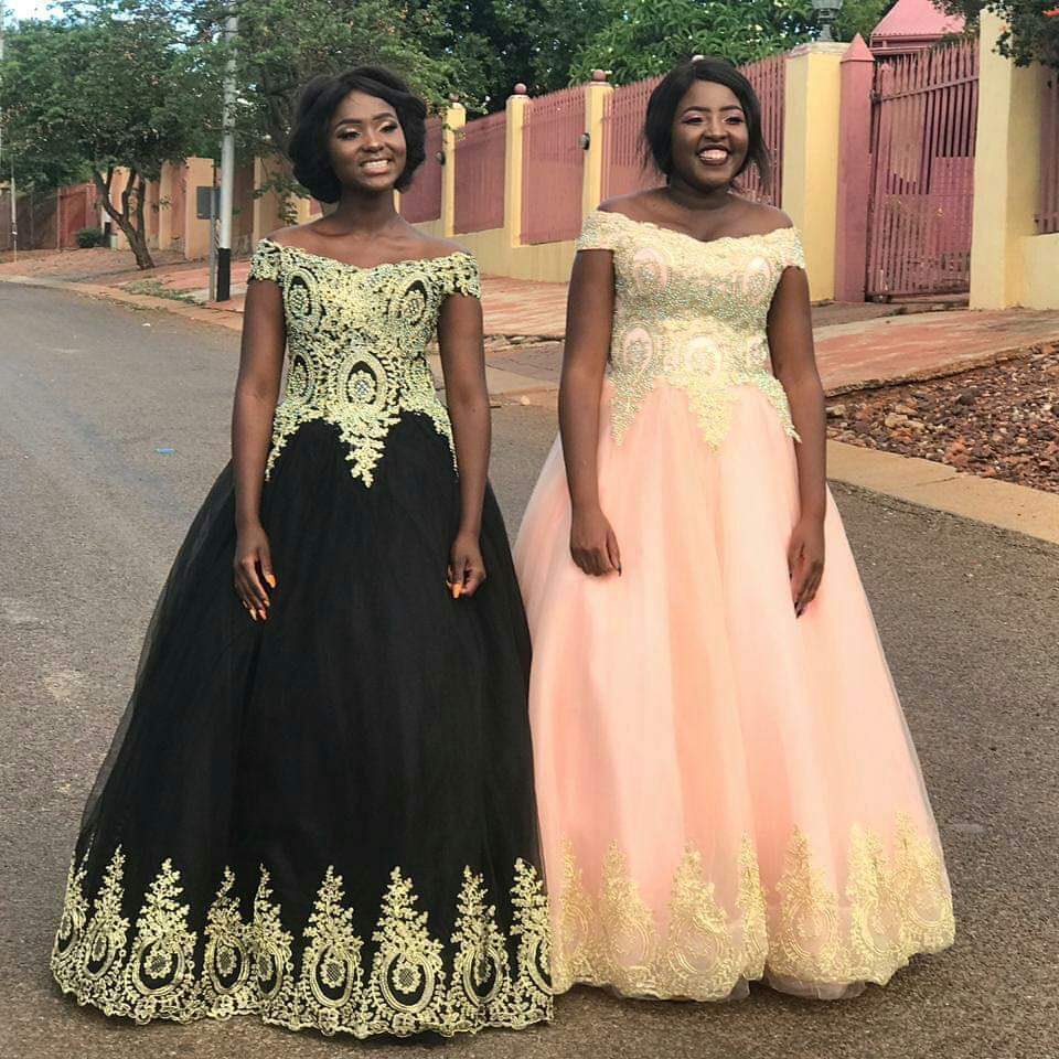 tshepi_notes's tweet image. So my mom threw my best friend and I a graduation party😭
My heart guys