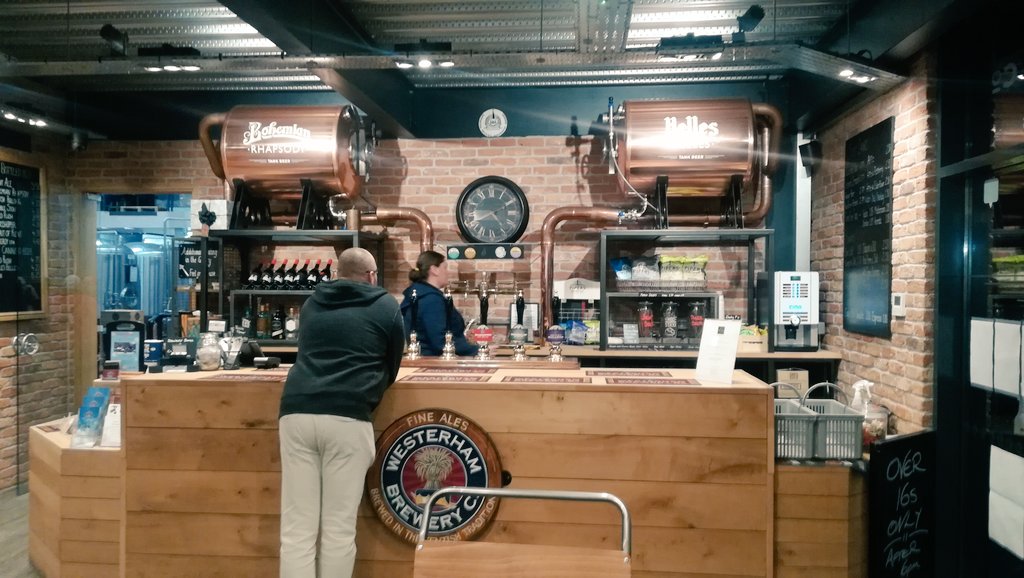 RelaxWithDax's tweet photo. I visited Westerham Brewery out in Kent over the weekend. One of the nicest taprooms I've seen, check out those hop inspired lights! The beer was delicious and I'm told the food (from food trucks parked outside) is also great. Probably explains why this place always has a vibe 🍻 https://t.co/HxSZ2HfDOm