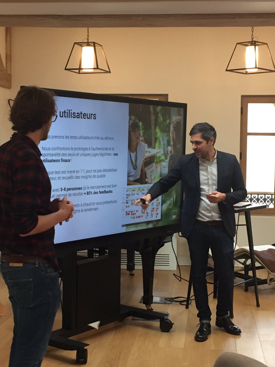 Faire appel à un concepteur rédacteur, c’est aussi transformer la matière générée pendant les #Designsprint, en articles que l’on peut partager.