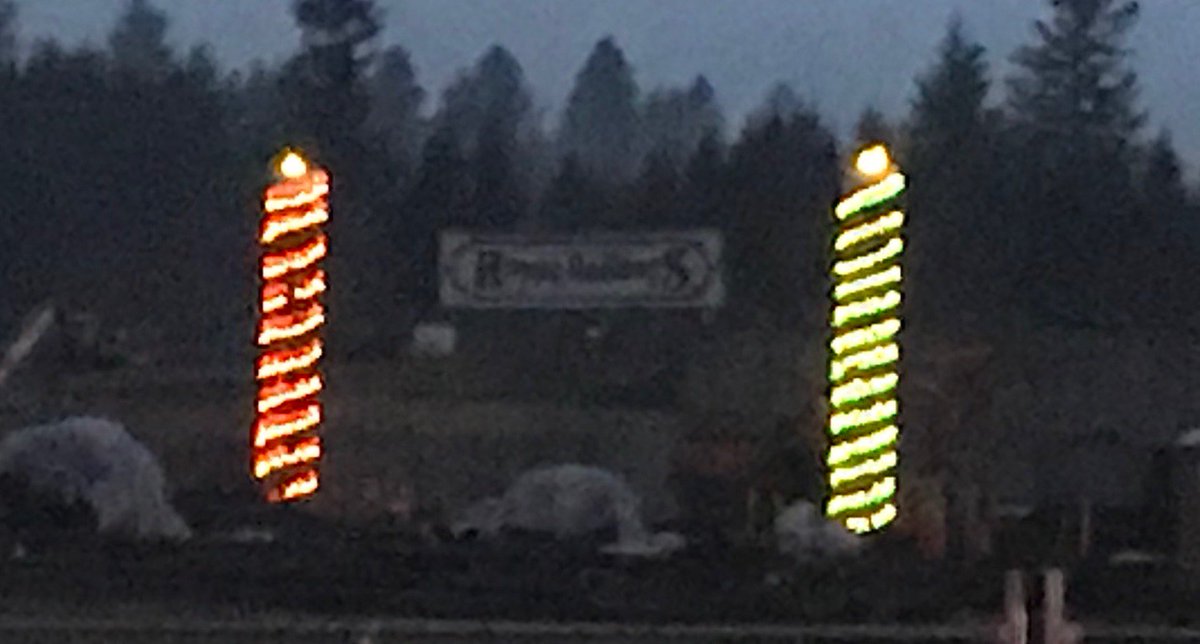 SSD_COO's tweet photo. Using the skybridge columns for the new high school our friends @SkanskaUSA would like to wish the Sherwood community "Happy Holidays!" #2016CapitalBond @SuptCordie @SherwoodSD #BigCandles #FlickeringFlames https://t.co/QsNsb5ygbB