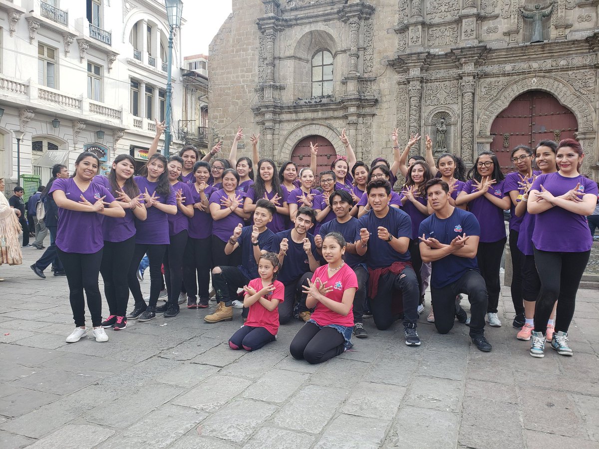 dildeewana23201's tweet photo. Estudio de danzas de la india 
Dil Deewana ❤💃
A puertas de la iglesia San Francisco 
Agradecemos al Gobierno Autónomo Municipal de La Paz por el apoyo :)
#flashmob #flashmobindia #dildeewana23 #Lapaz  #Bolivia https://t.co/G4YYzfnCeY