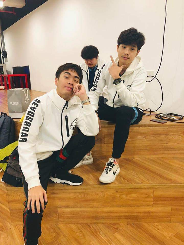 QmdIWtTapYwkuDa's tweet photo. ใครก็ด้ายยย มารับเด็กอ้วนกลมตรงกลางหน่อยยย ทนความนั่ลรั๊คมั่ยหวายยย~♥🍃👑
#Gupump #พี่ปั๊ม #Debut #Evosdebut #debutrov https://t.co/zeVqybbSKy