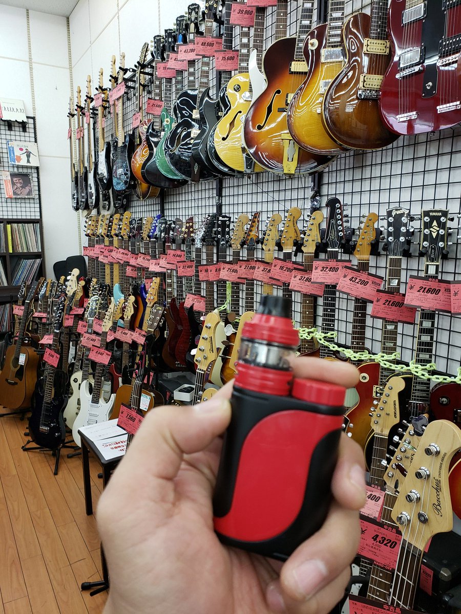 gangsong_vape's tweet image. 仕事で大分市内に行ったので、アポまでの待ち時間にハードオフで、昨日届いた #Pico25 で #ハンチェ ギター欲しくなりますね(笑)

お昼は鳴門うどんのランチ、499円でお腹一杯です。

そして、地元に戻る際に嫁に言われ、直売所で野菜を購入、安いっす‼️