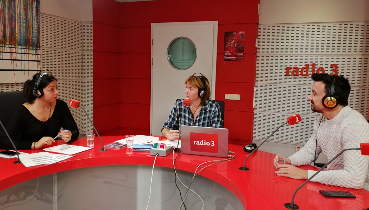somosLaJoven's tweet photo. Estamos en directo en @HET2_Radio3 con @guillemclua hablando de #Barro, recordando #Invasión y #ProyectoHomero, hilando con #EmilYXaver y mucho más. ¡No te lo pierdas en @radio3_rne! https://t.co/7Qo7ud6qrx