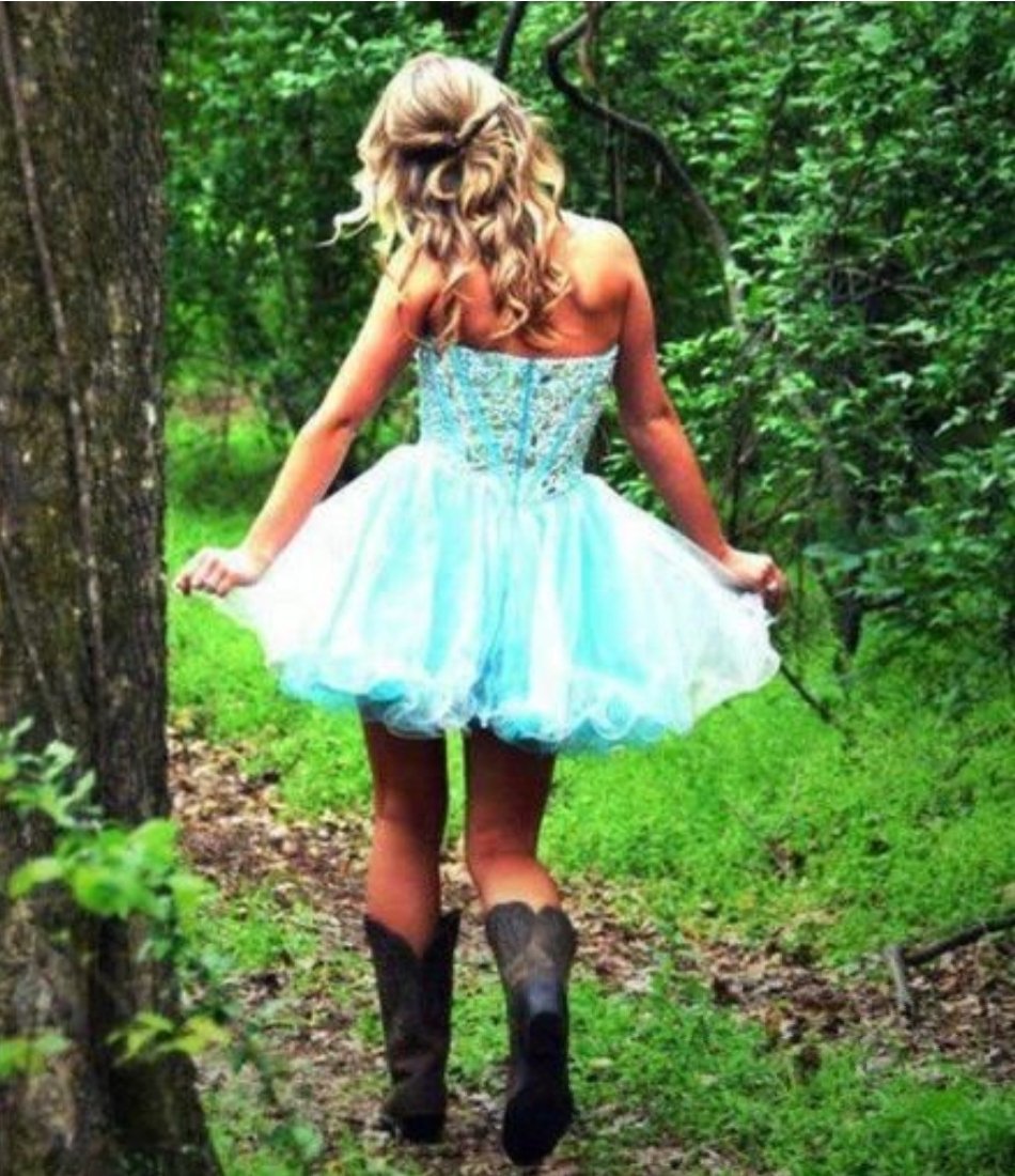 Born an' raised a simple girl.