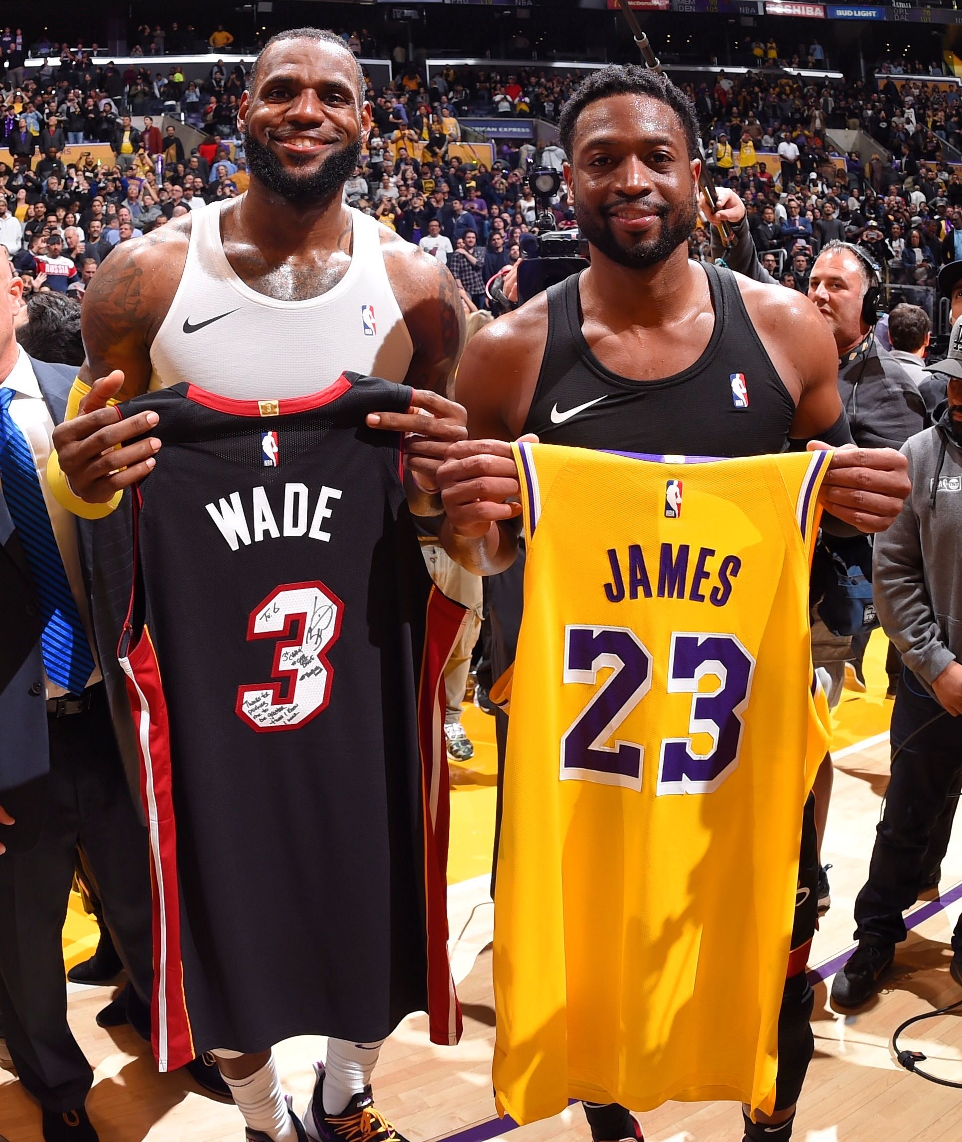 Dwyane Wade vs. LeBron James: Superstars go head-to-head – Sun