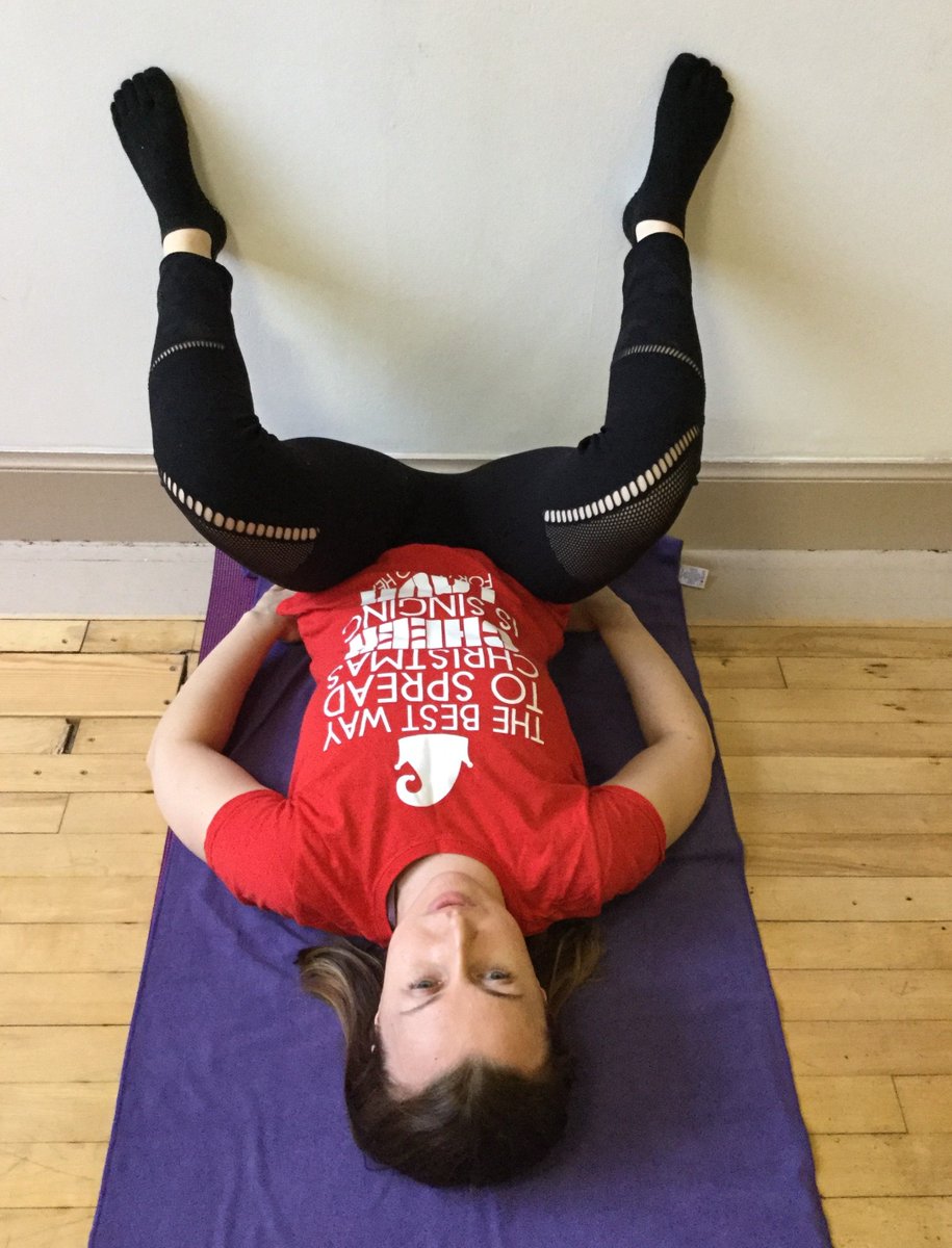 yogabygillian's tweet image. Lay down with your hips near the wall and place your feet flat on the wall, knees bent out to the side, resting your hands on the floor. Stay in this wall squat position for between 1 and 3 minutes, relaxing into the pose with each exhale.

#wallsquat #wallyin #affirmationadvent