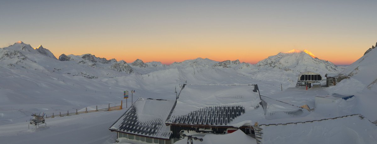 Sécurisation et remise en état du domaine skiable de #valdisere. Le calme après la tempête. Météo du jour : 😎😎😎