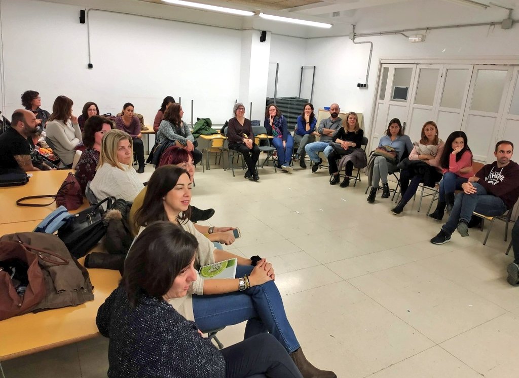 1a reunió el 4-12-2018 on es van crear les comissions per al #InstitutEscolaPonent a #Reus