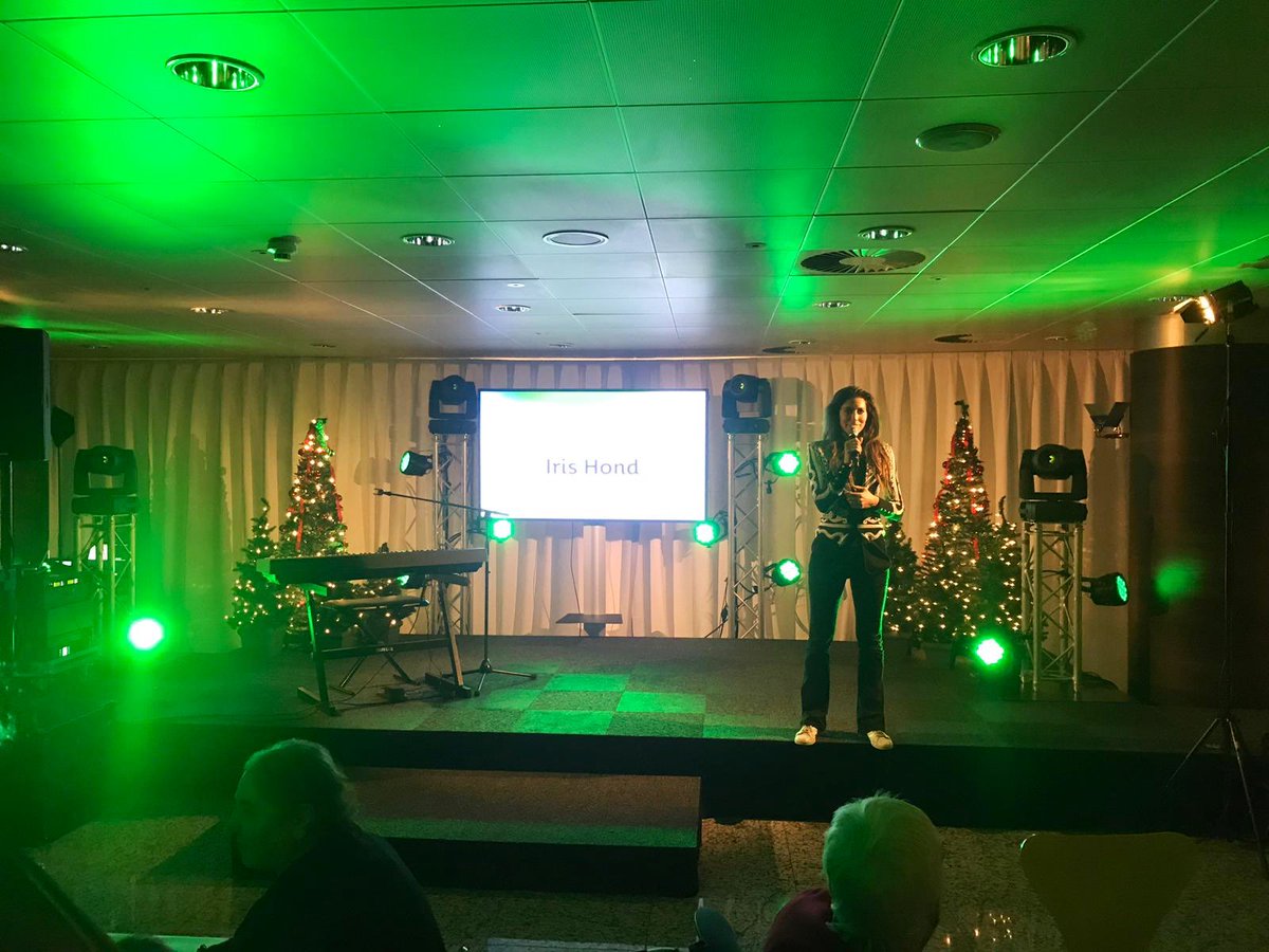 Vanavond in Amersfoort alweer het 2e <a href="/KPN/">KPN</a> Mooiste Contact Diner van <a href="/KPNMCF/">MooisteContactFonds</a> voor diverse kwetsbare groepen. Honderden collega’s leggen onze gasten in de watten en er zijn prachtige optredens van pianiste <a href="/Irishond/">Iris Hond</a> en <a href="/fransbauer_/">Frans Bauer</a>