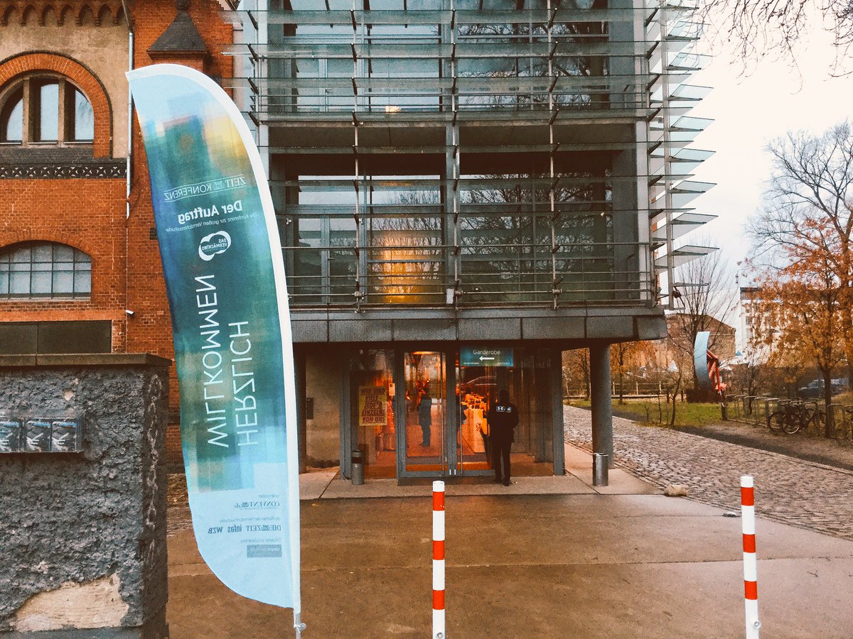 In einer Stunde beginnt die 3. ZEIT KONFERENZ Der Auftrag zu den drängenden Fragen unserer Zeit.
Livestream unter facebook.com/diezeit
#zeitauftrag #vermächtnisstudie #demokratie #arbeitswelt #gesundheit #berlin
<a href="/infas_Institut/">infas</a> <a href="/WZB_Berlin/">WZB</a> <a href="/Siemens/">Siemens</a> @pfizer_de <a href="/radialsystem/">Radialsystem</a>