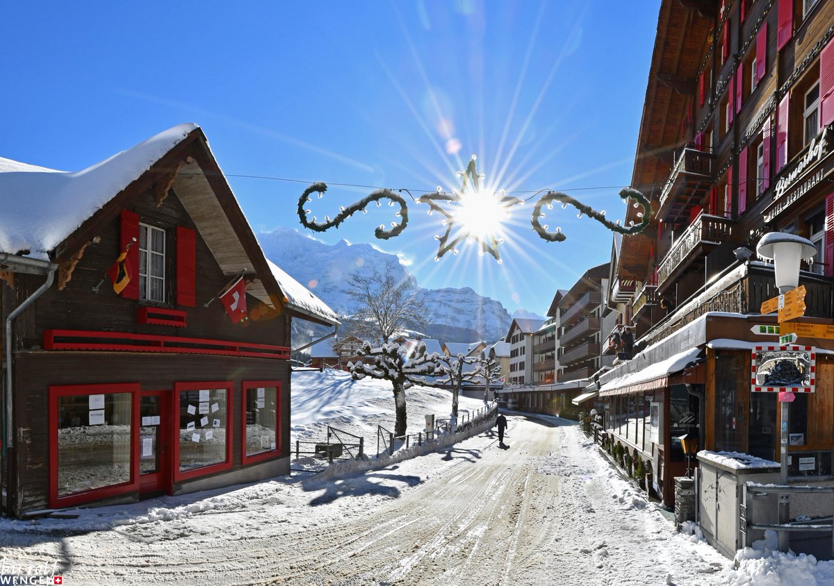 Wengen is already in a winterwonderland. Here are some pictures from today. Just beaaauuutiful. #wengen #winterwonderland #inlovewithswitzerland #yesweski