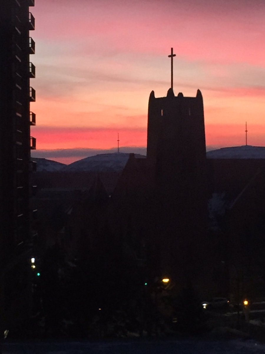 wavesandrocks's tweet image. Morning has broken. And not a bad view either! #TIES18