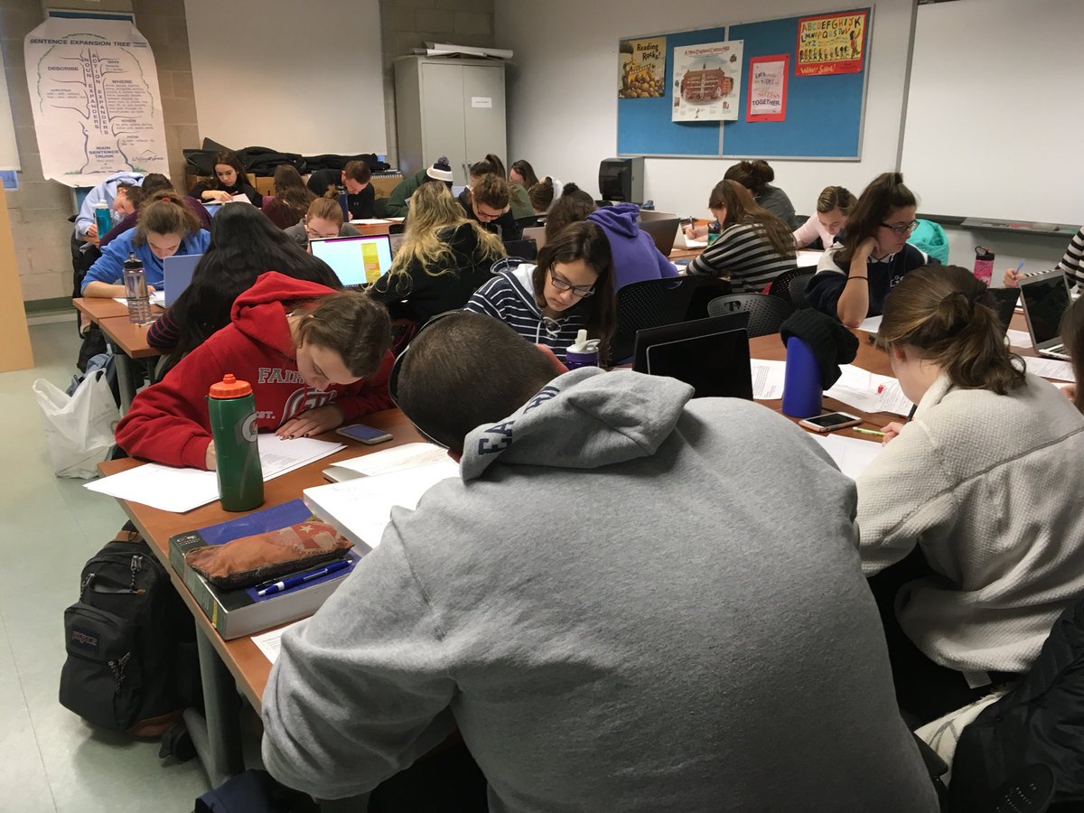 SussingOutBooks's tweet image. .@EasternCTStateU @EasternSEPS #teachercandidates applying their knowledge @ #literacy development to student scenarios #endofthesemester
