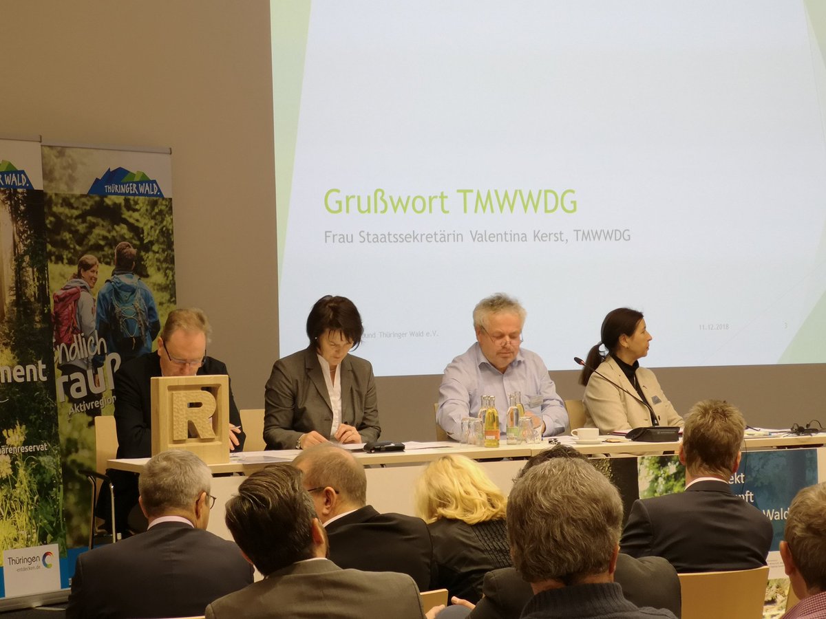 Der Regionalverbund Thüringer Wald e.V. hat heute alle seine Mitglieder nach #Suhl eingeladen. Es geht um Erreichtes und Zu-Erreichendes. Was war, was ist, was kommt. #Destinationsmarketing erfindet sich jeden Tag neu!

<a href="/thueringen_ttg/">Thüringer Tourismus GmbH</a> <a href="/QDeutschland/">ServiceQualität</a> <a href="/mdr_th/">mdr_th</a>