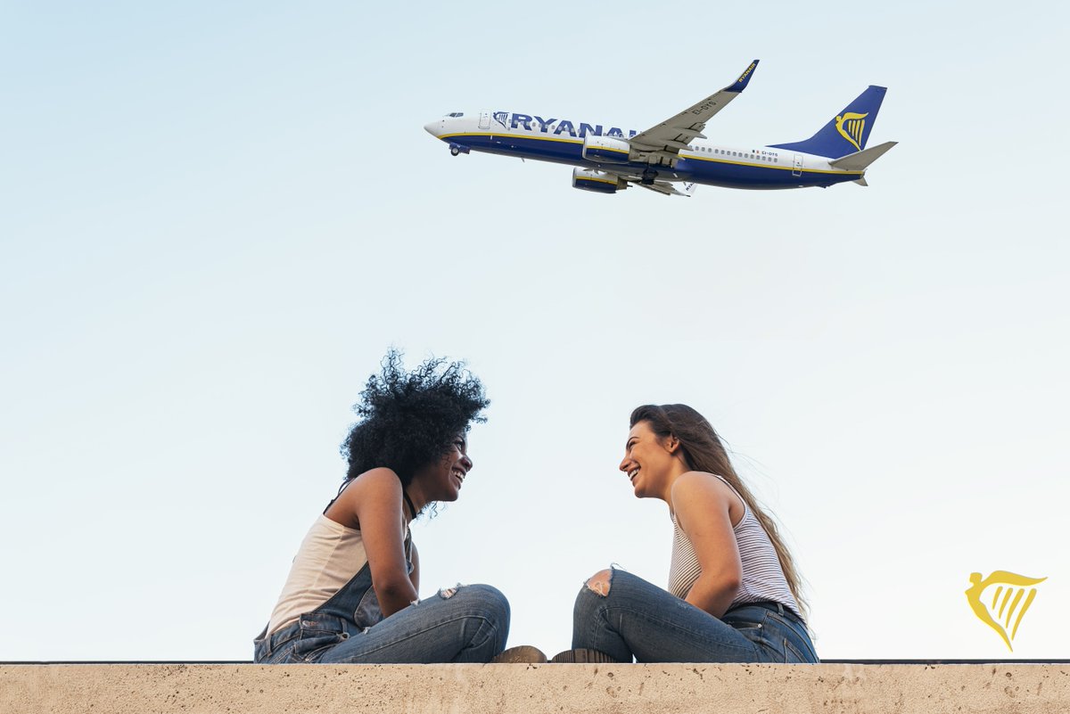 Ryanair_ES's tweet photo. ¿Estás list@ para otro concurso?😎
Para participar, solo tienes que: 
✔︎ Seguir a @Ryanair_ES
✔︎ Hacer RT de este post 
✔︎ Enviarnos una foto DIVERTIDA con tus compis de viaje, usando el hashtag #RyanairES👇 
¡Podrás ganar un vale de 100€ para volar con nosotros! ✈️😜 https://t.co/UEe2pTtZRp
