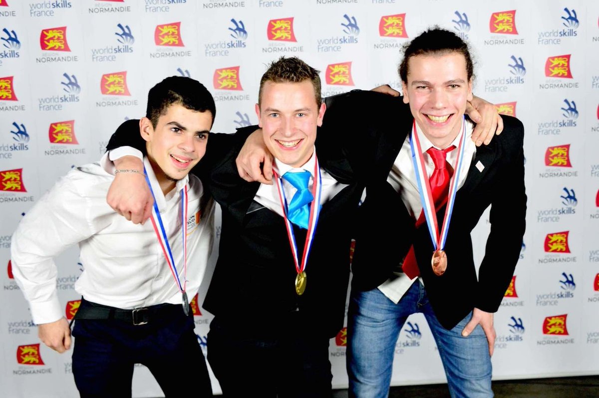 UnionMetalliers's tweet photo. Qui sont les champions des Olympiades ?

https://t.co/tfGb0fjv5I #JaiduSteel #FFB #Acier #MetalExpo #Architecte #BTP #Construction #Métier #Métallerie #MetalFlash #Artisans #Formation #Caen #Olympiades #CompagnonsDuDevoir https://t.co/4rD6GXnOdL