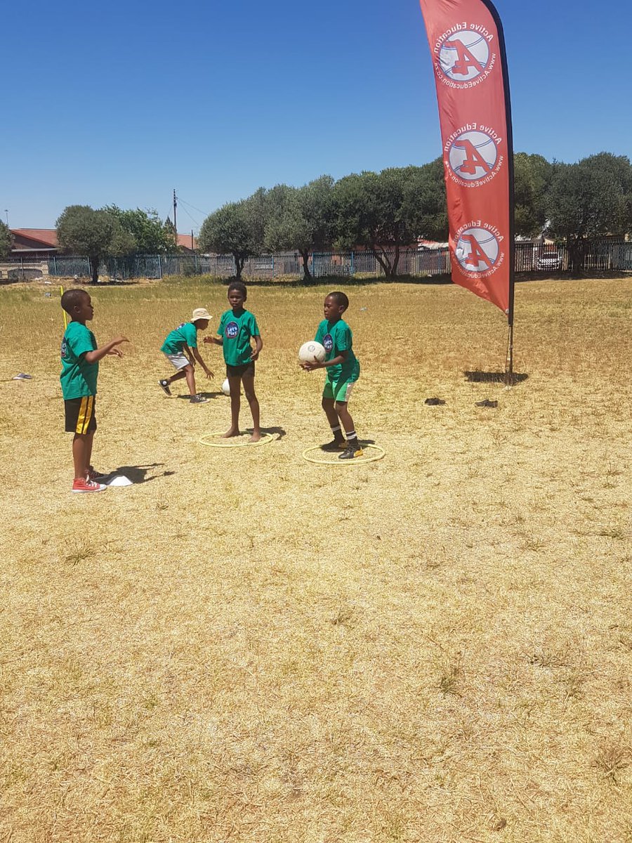 SteersSA's tweet photo. These Grade 4 learners and their schools have come a long way to get here, beating 283 schools that participated in the #PhysedChallengeSA nationwide! https://t.co/lyULrtZJMY
