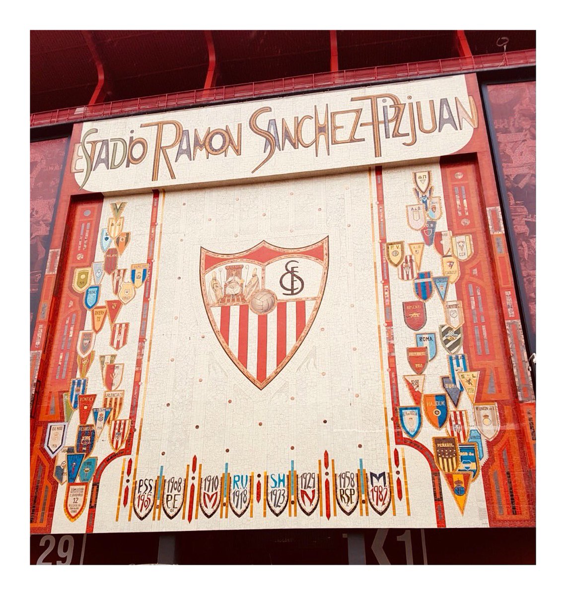 Solo pasión y sentimiento

¡QUÉ GRANDE ES SER SEVILLISTA!